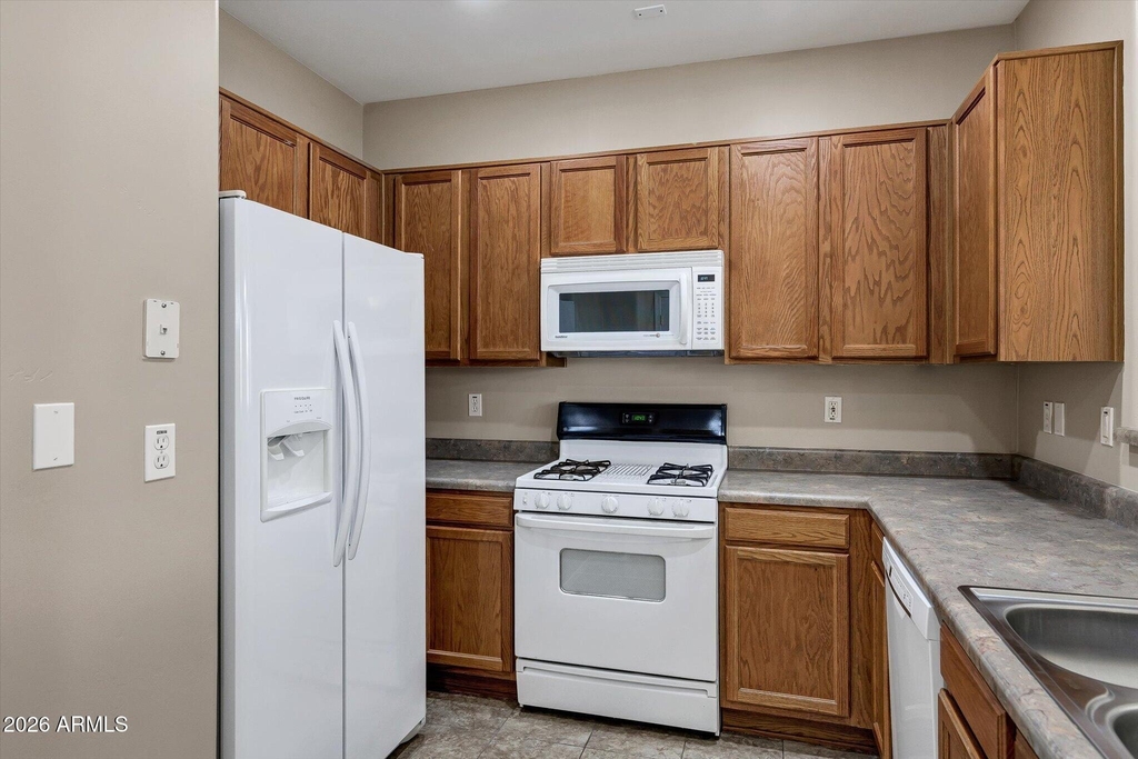 44 S Greenfield Road - Photo 9