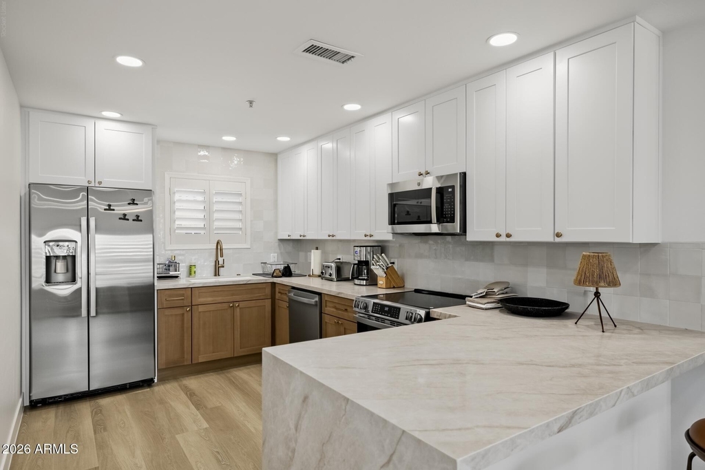 19700 N 76th Street - Photo 2