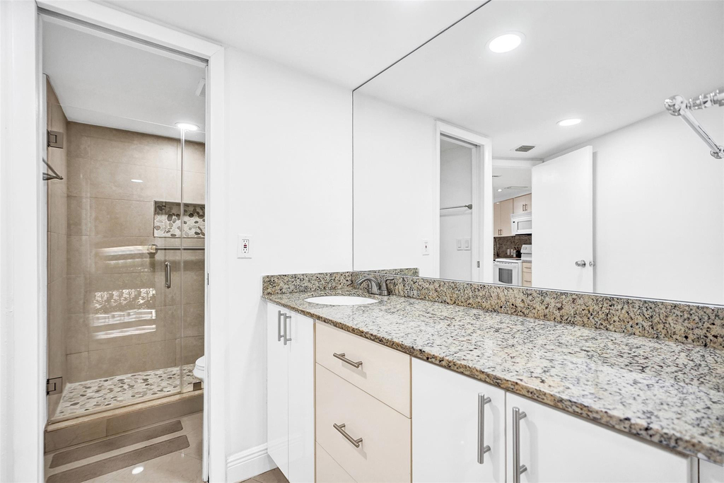 20400 W Country Club Drive - Photo 21