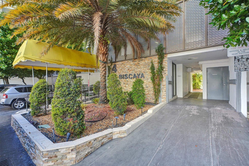 20400 W Country Club Drive - Photo 42