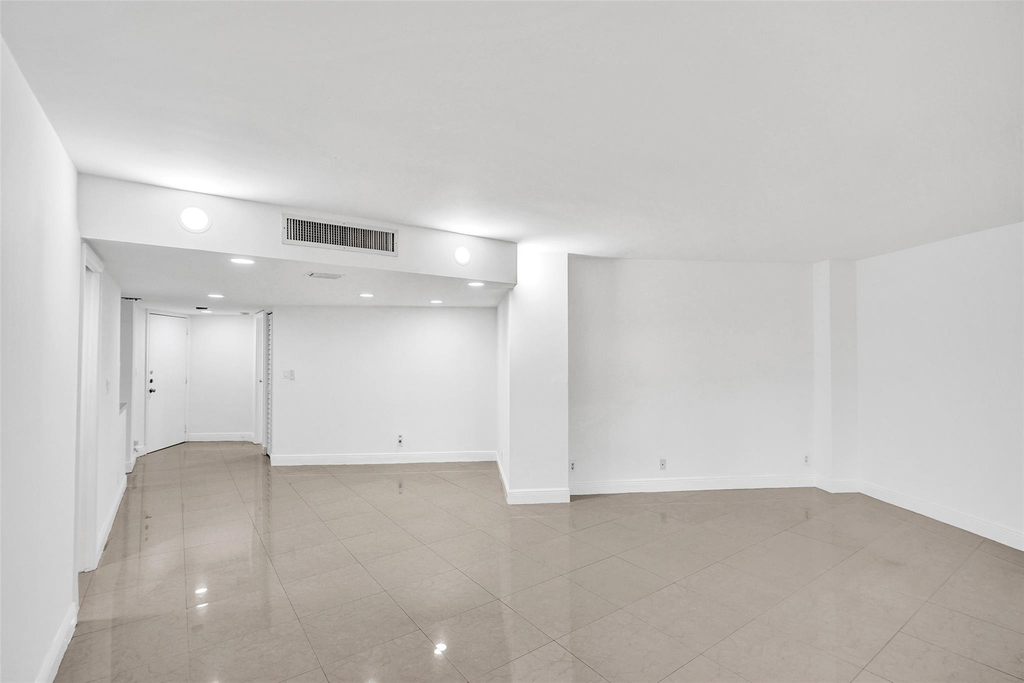 20400 W Country Club Drive - Photo 17