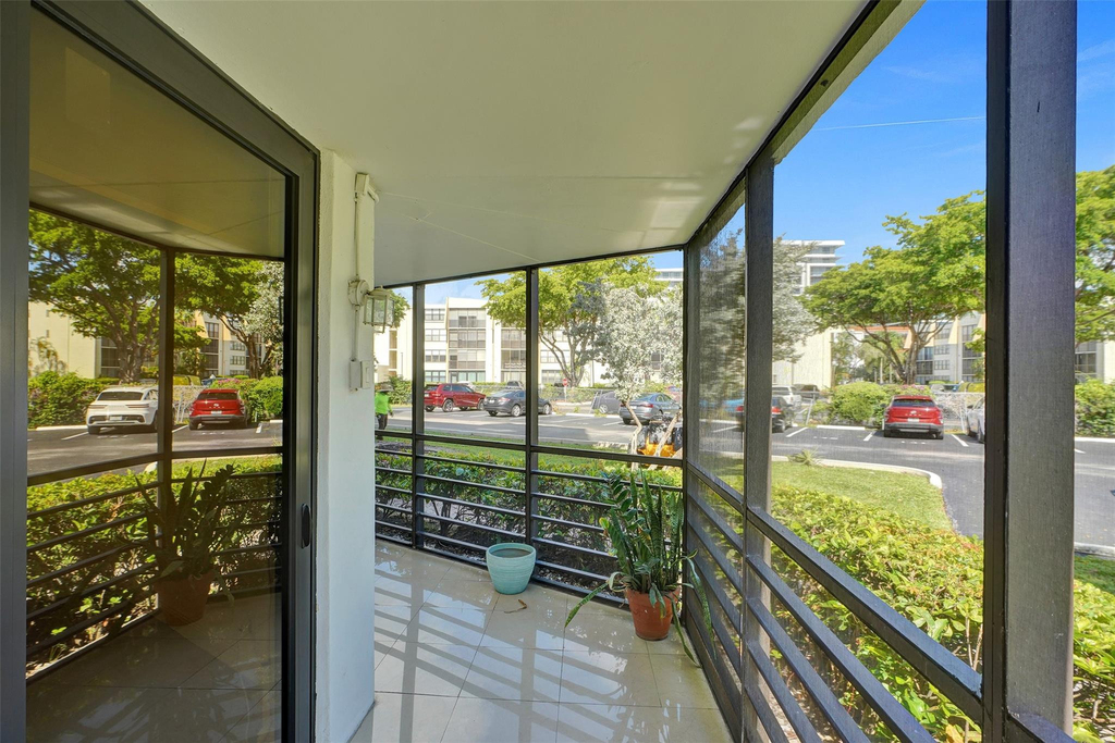 20400 W Country Club Drive - Photo 13