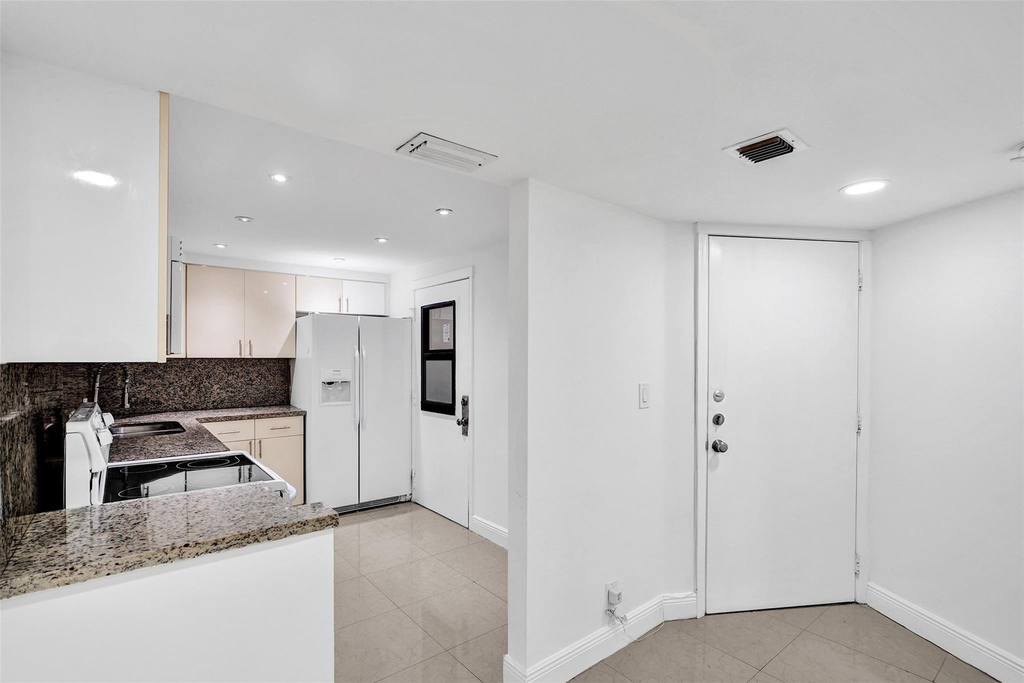 20400 W Country Club Drive - Photo 3