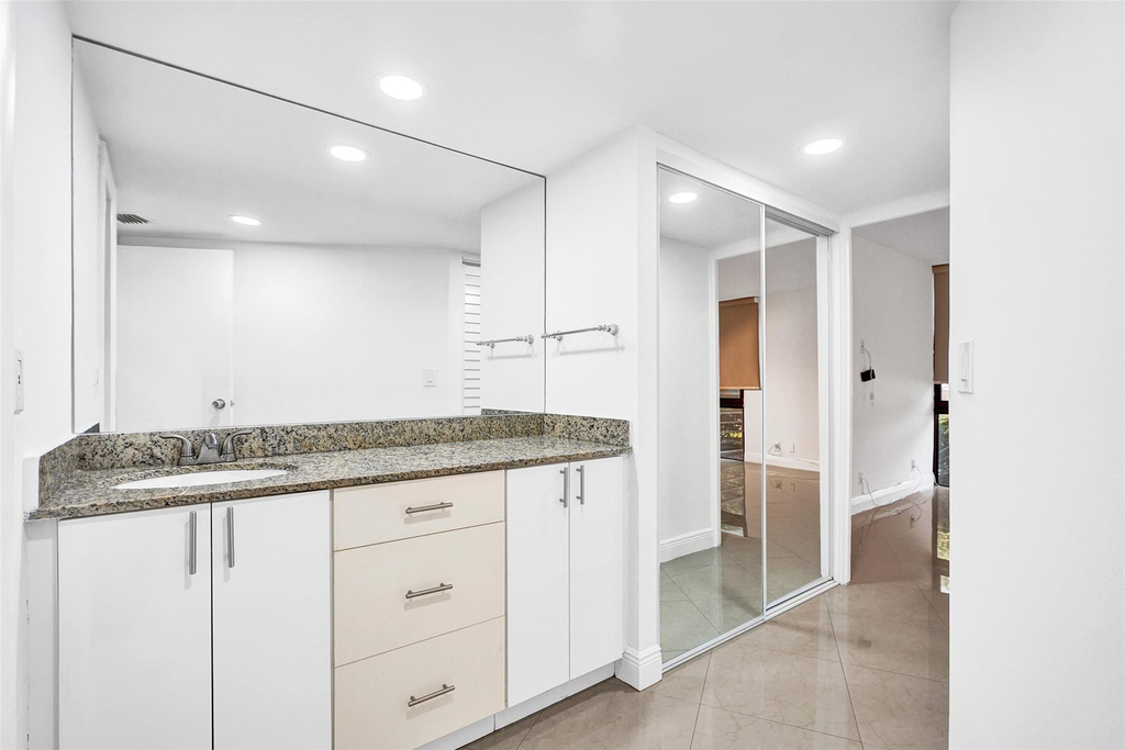 20400 W Country Club Drive - Photo 20