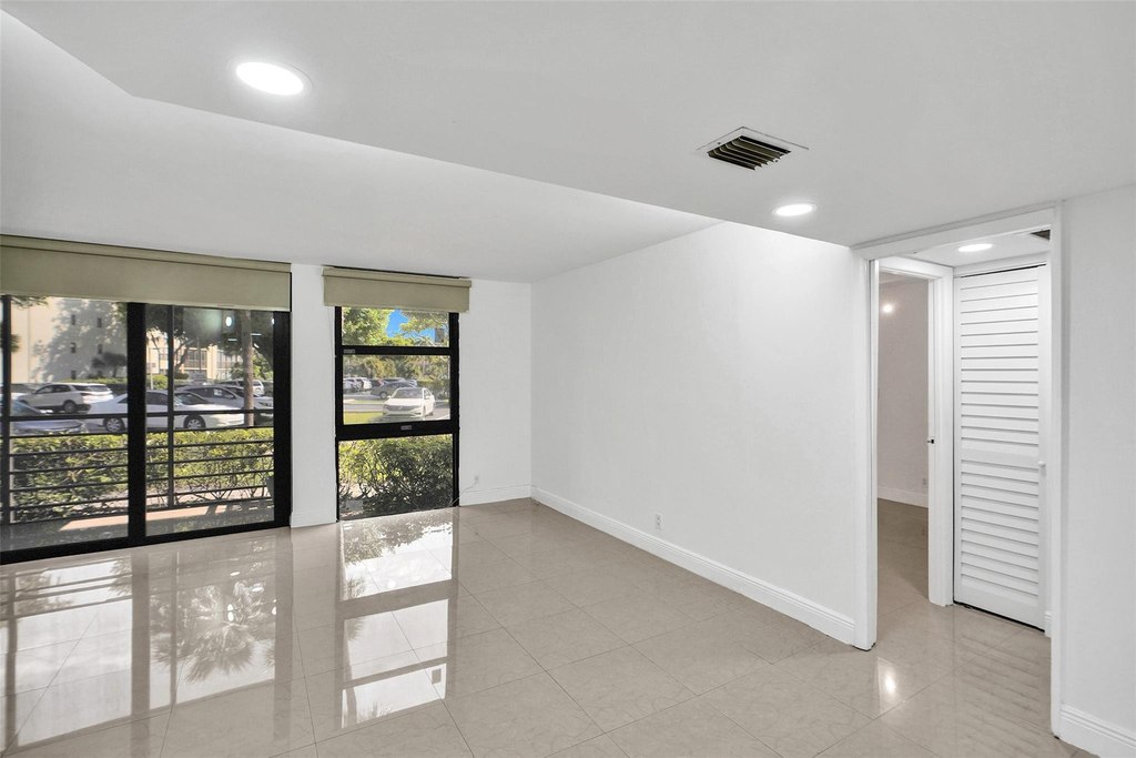 20400 W Country Club Drive - Photo 10
