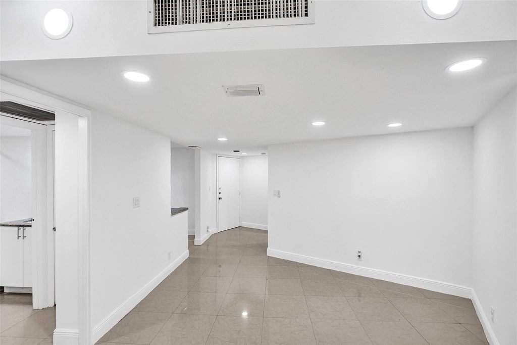 20400 W Country Club Drive - Photo 31
