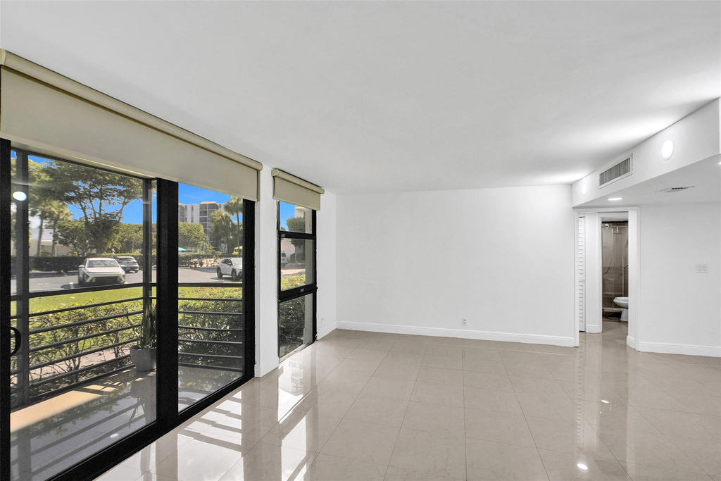 20400 W Country Club Drive - Photo 11