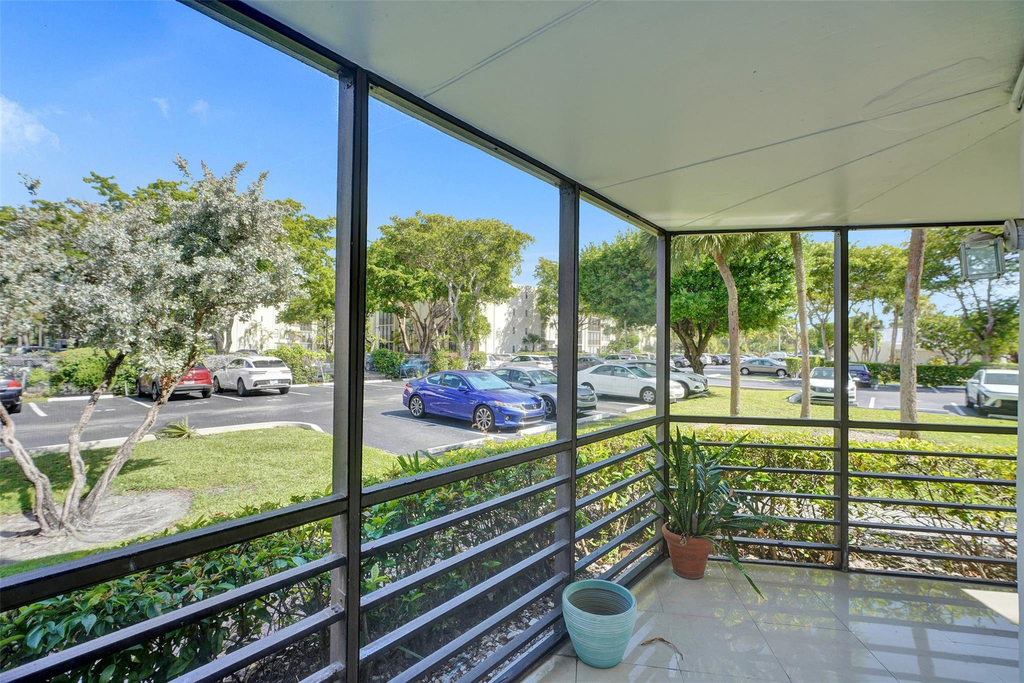 20400 W Country Club Drive - Photo 15
