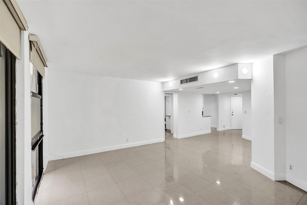 20400 W Country Club Drive - Photo 19