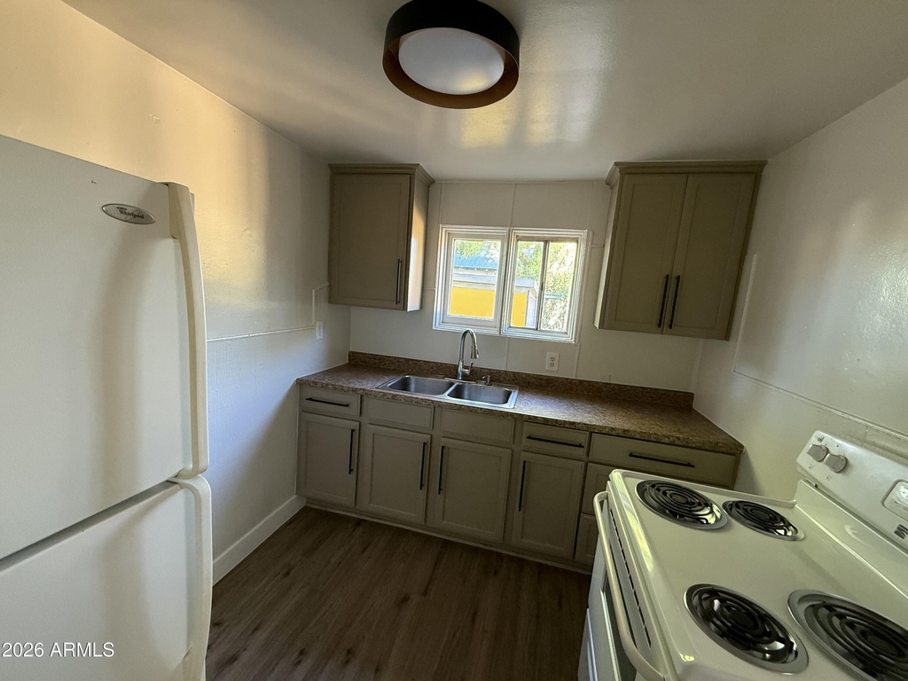 6021 W Gardenia Avenue - Photo 6