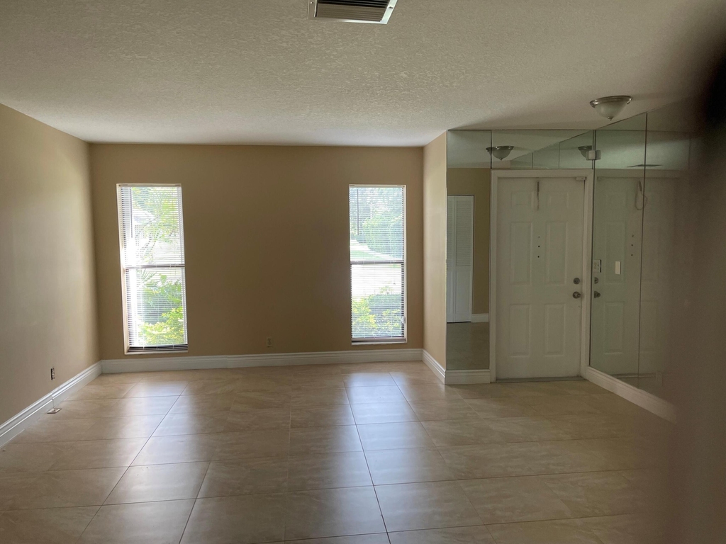 6347 Timberlakes Way - Photo 7
