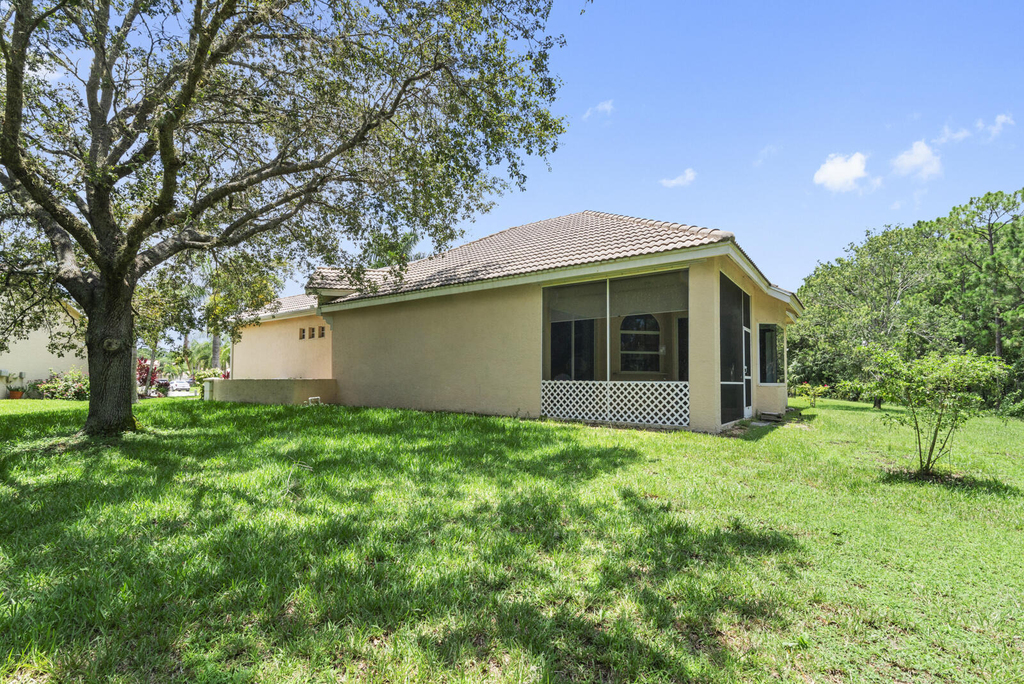 677 Sw Andros Circle - Photo 12
