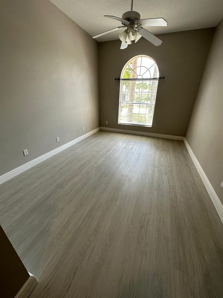 677 Sw Andros Circle - Photo 9