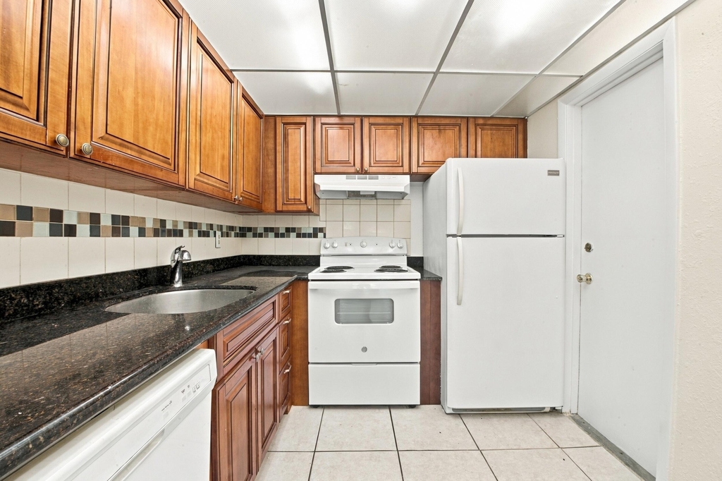616 Nw 13th Street - Photo 9