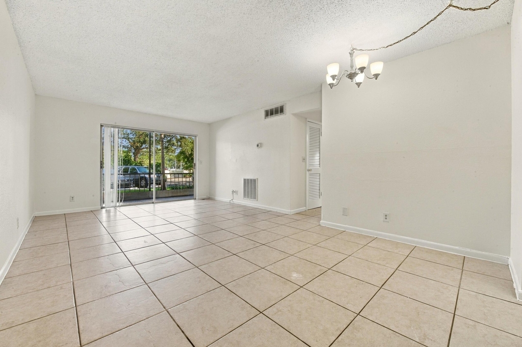 616 Nw 13th Street - Photo 3