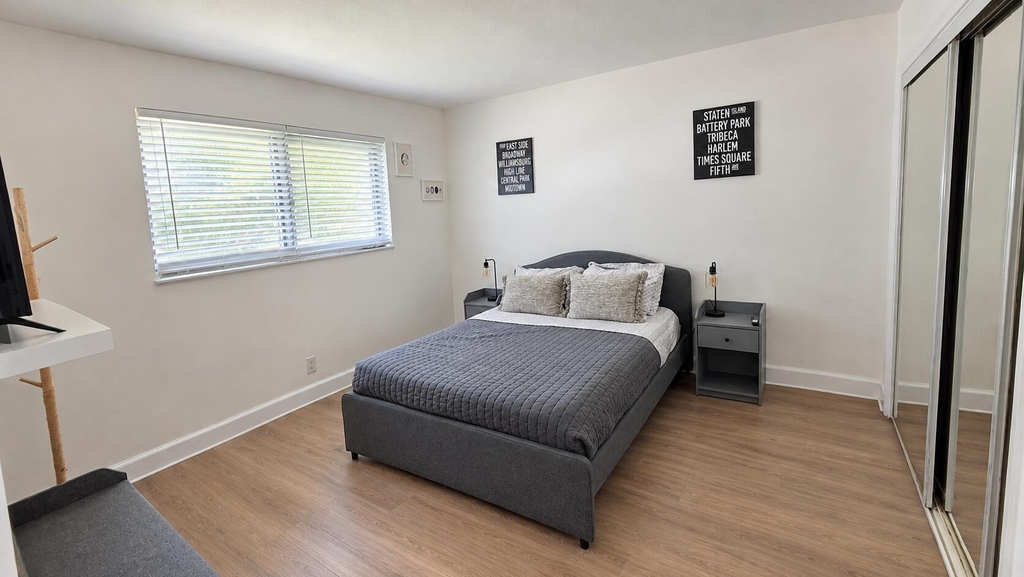 704 Ne 8th Street - Photo 4