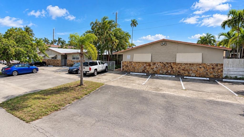 704 Ne 8th Street - Photo 6