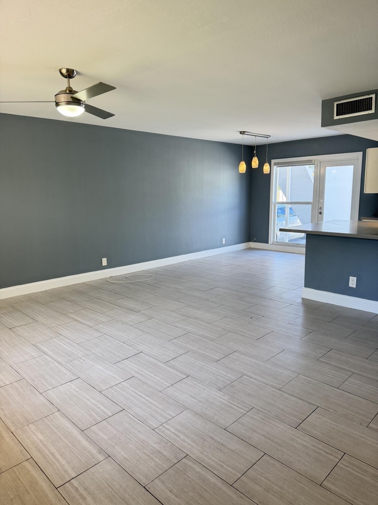 1643 Wiley Street - Photo 5
