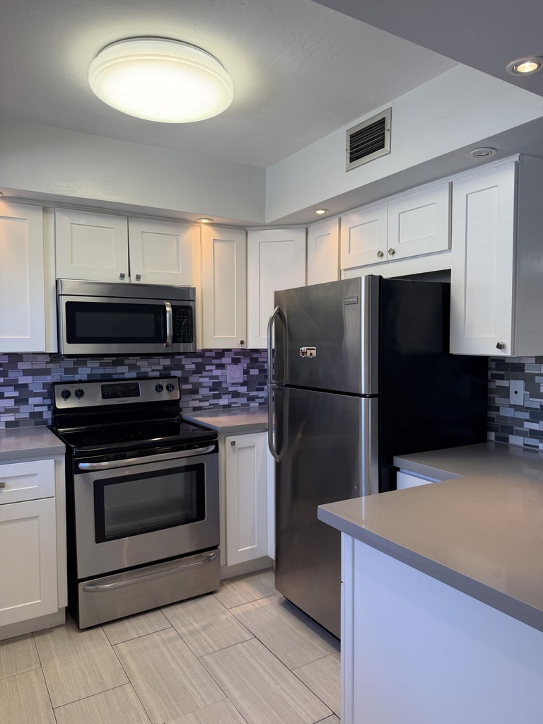 1643 Wiley Street - Photo 6