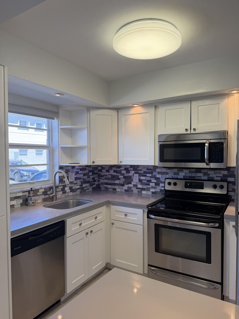 1643 Wiley Street - Photo 3