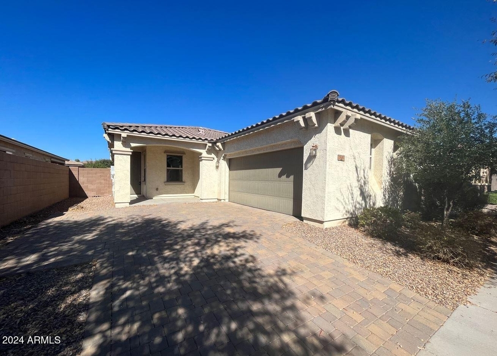 3120 E Patrick Street - Photo 0