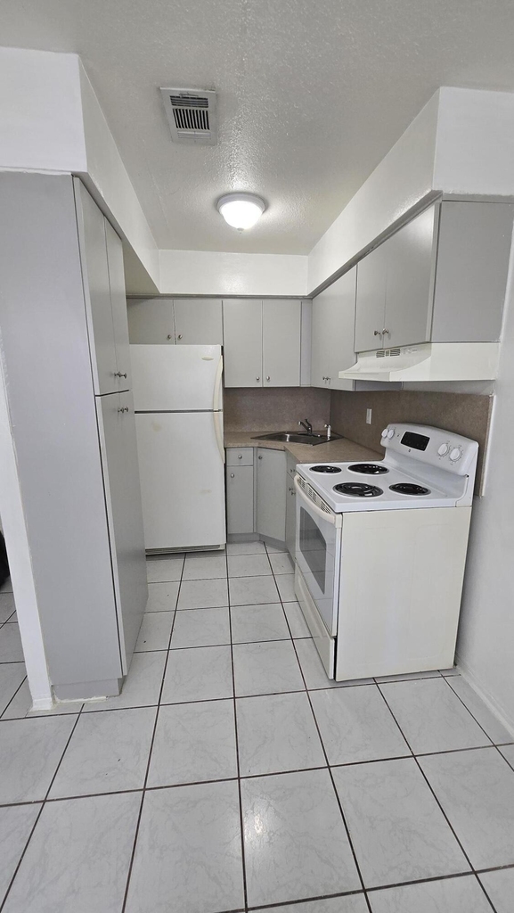 2501 Pierce Street - Photo 3