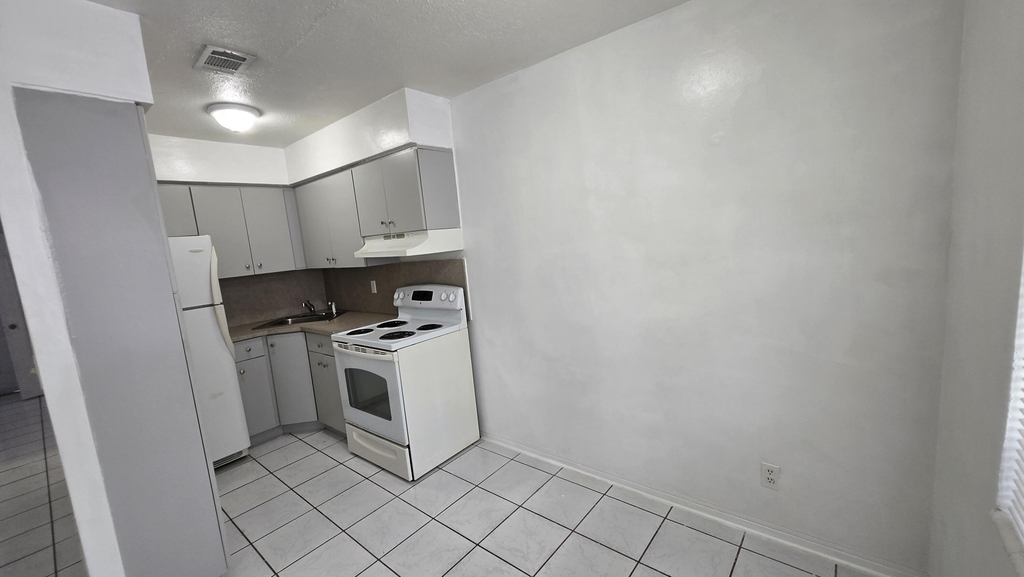 2501 Pierce Street - Photo 4
