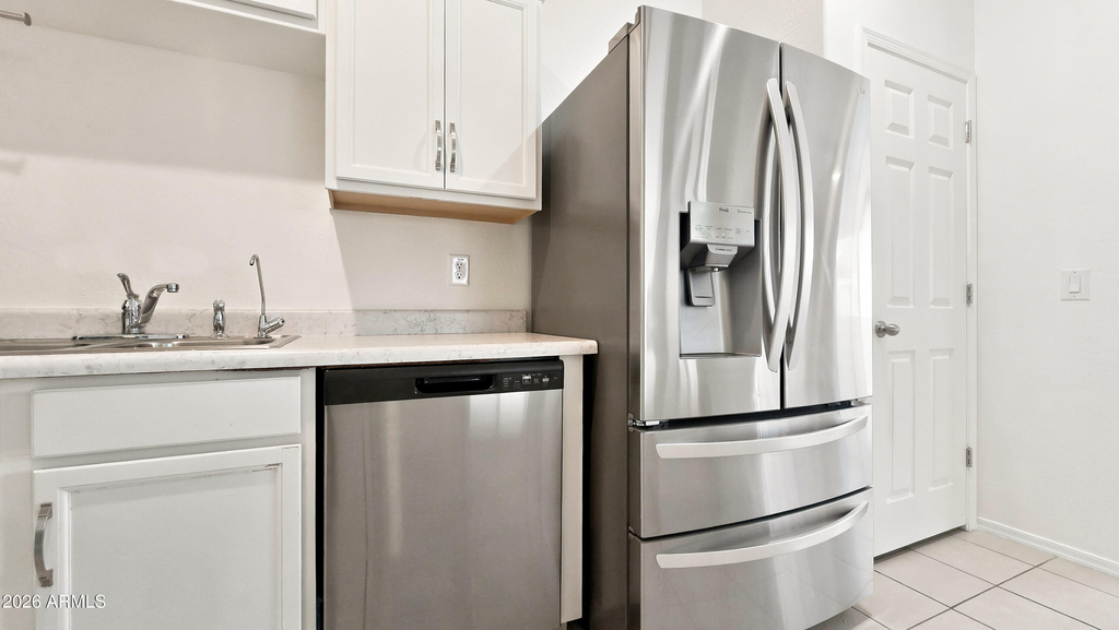 12736 W Midway Avenue - Photo 13