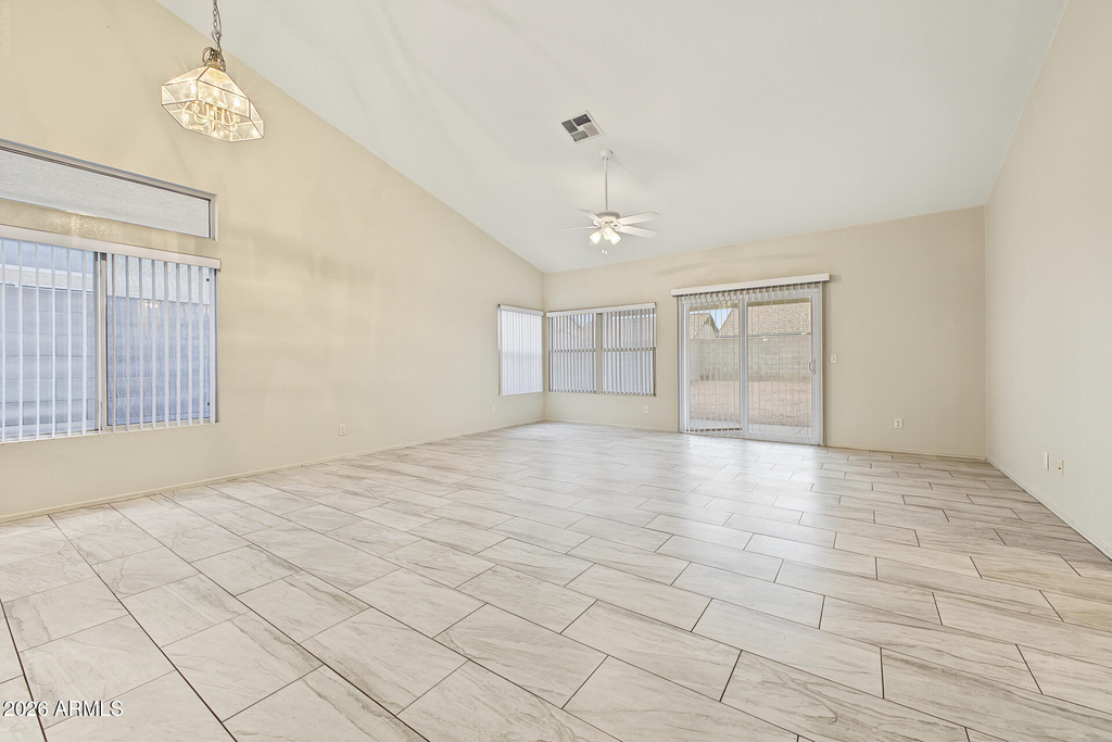 7529 W Sunnyside Drive - Photo 2