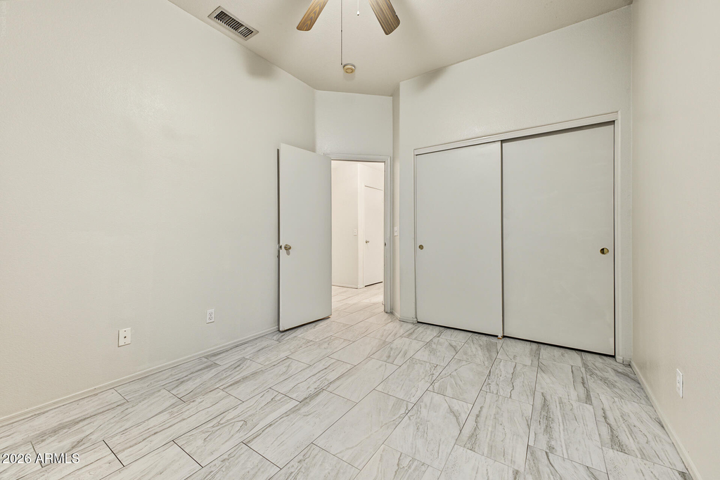 7529 W Sunnyside Drive - Photo 17