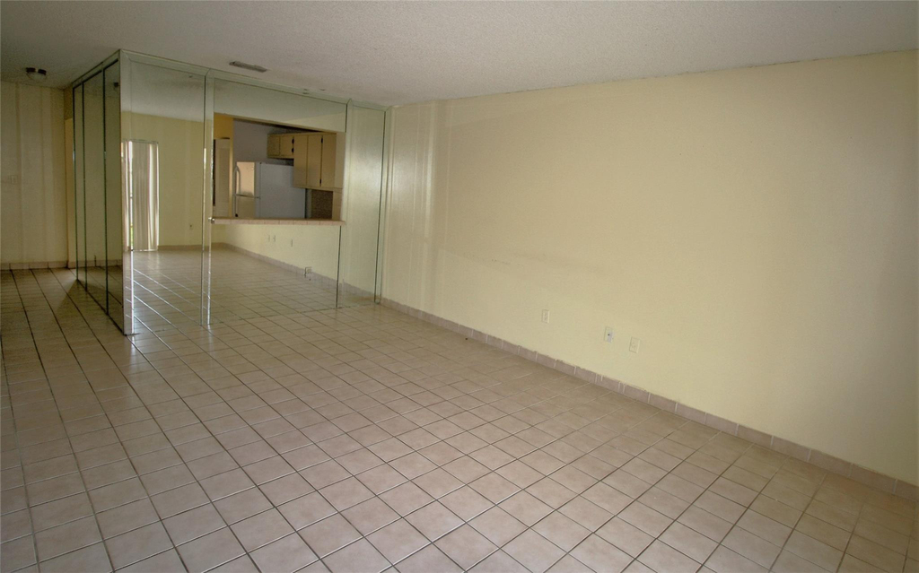 9477 Palm Circle N - Photo 10