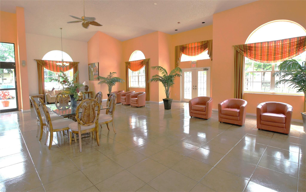 9477 Palm Circle N - Photo 20