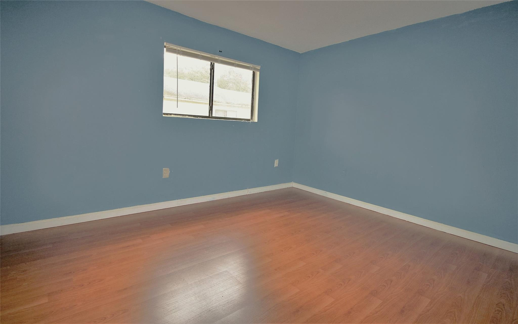 9477 Palm Circle N - Photo 14