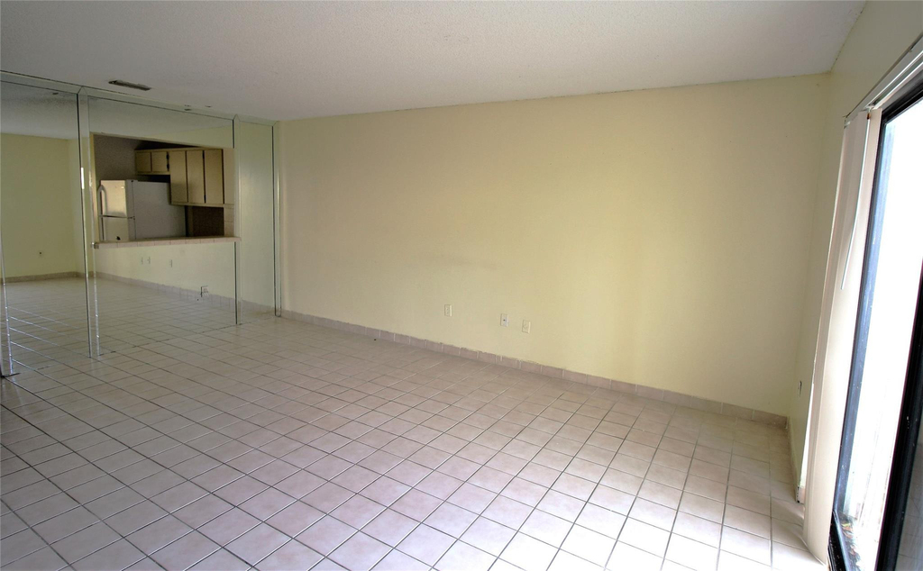 9477 Palm Circle N - Photo 11