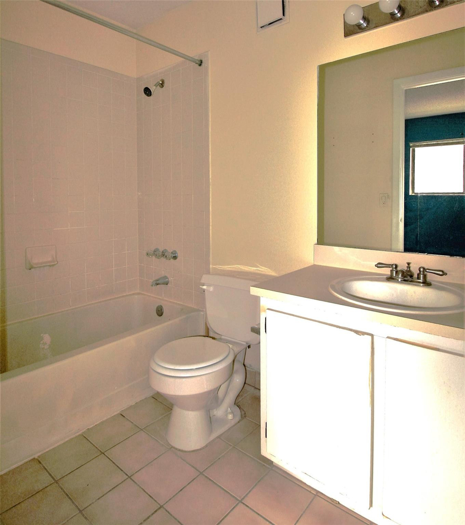 9477 Palm Circle N - Photo 13