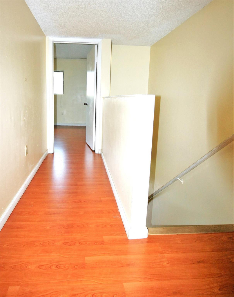 9477 Palm Circle N - Photo 16