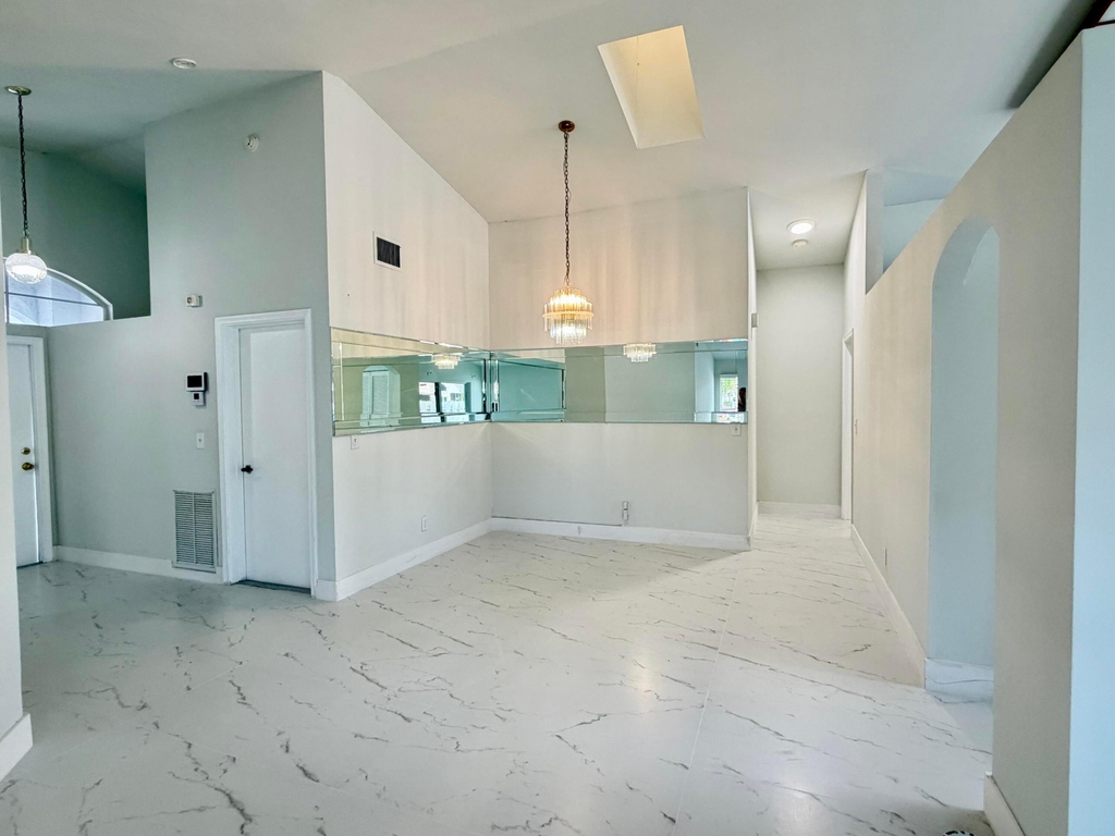 5305 Nw 54th Street Nw - Photo 10