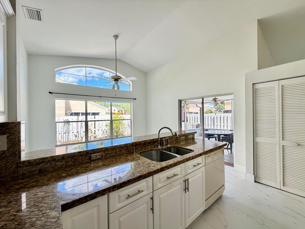 5305 Nw 54th Street Nw - Photo 16