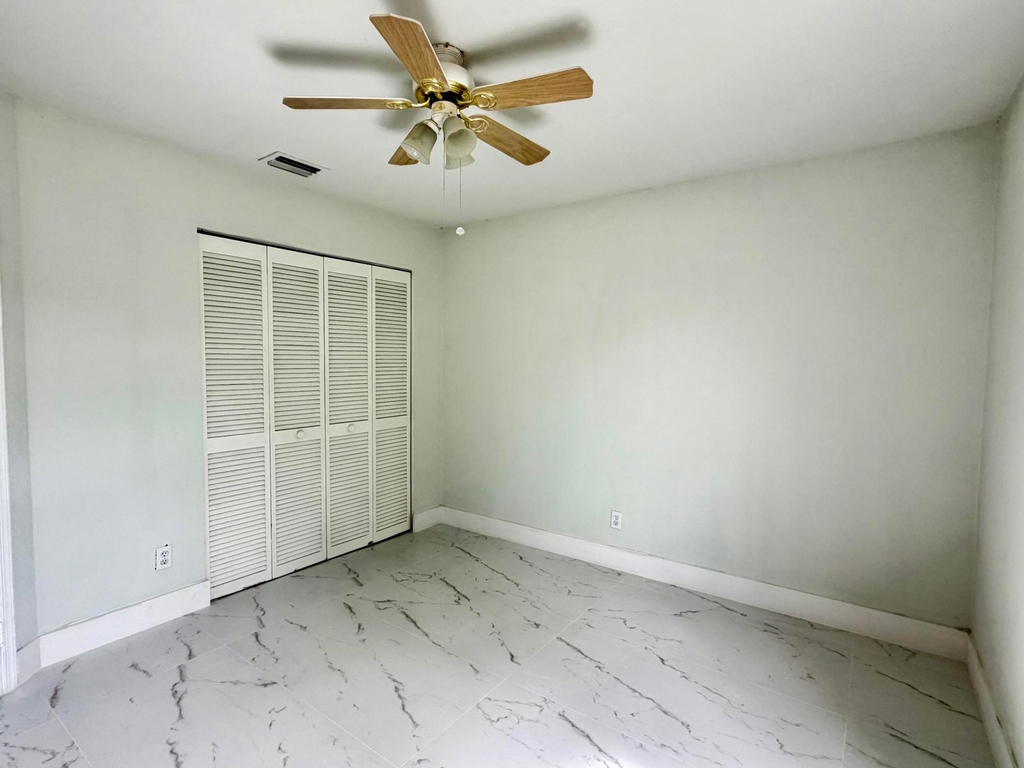 5305 Nw 54th Street Nw - Photo 3