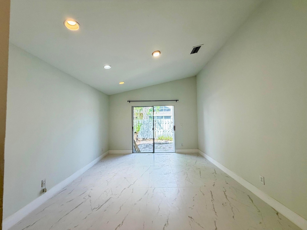 5305 Nw 54th Street Nw - Photo 18