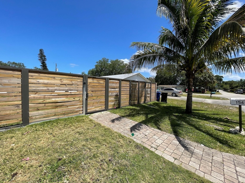 1564 Sw 28th Terrace - Photo 1