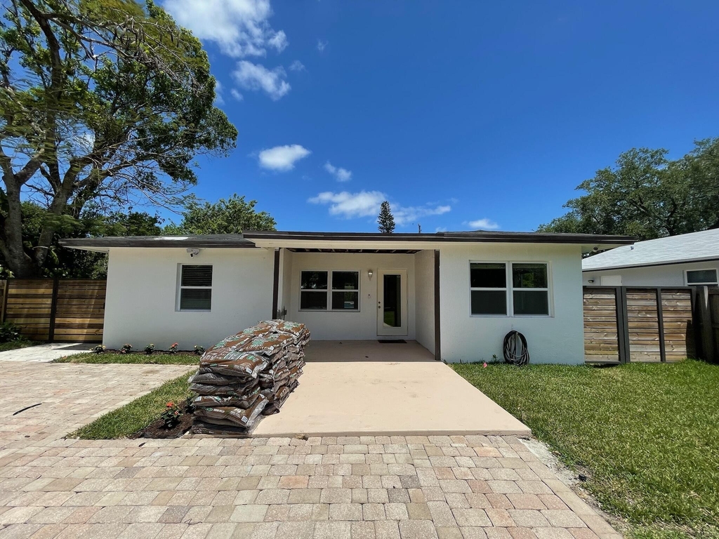 1564 Sw 28th Terrace - Photo 2