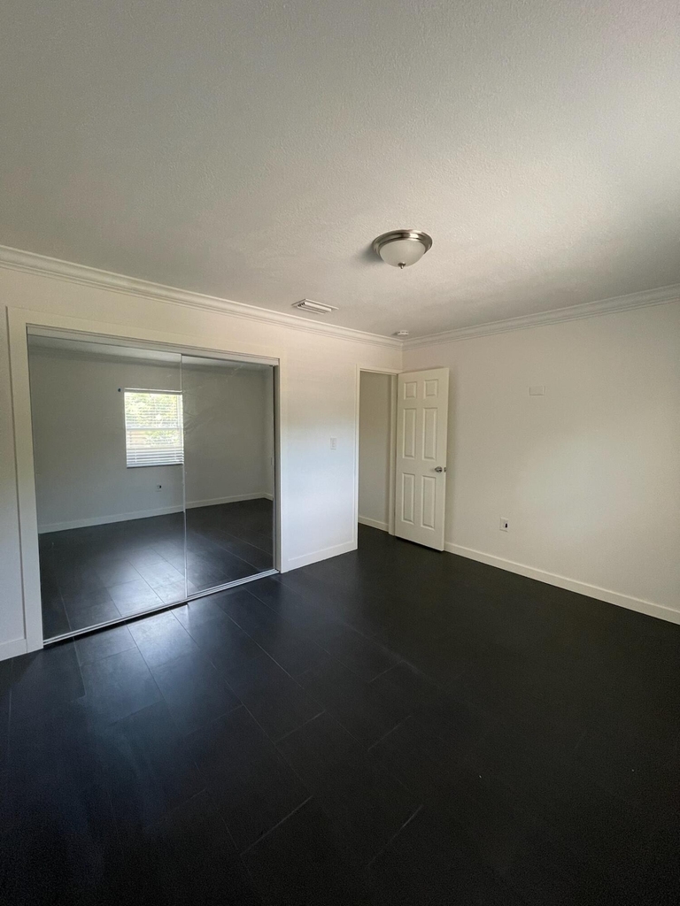 1564 Sw 28th Terrace - Photo 16