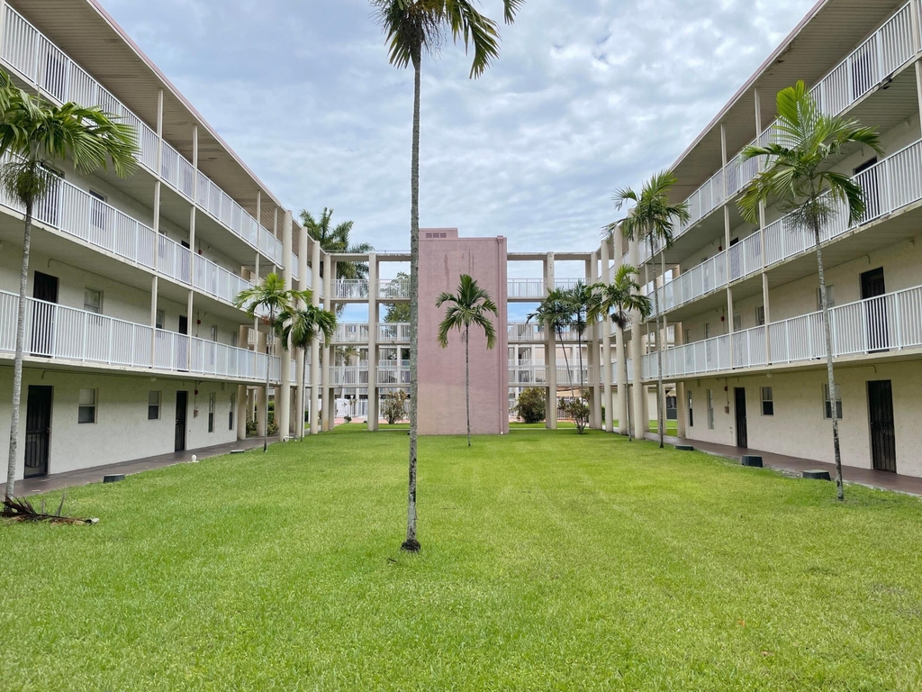 2800 Nw 56th Avenue - Photo 13