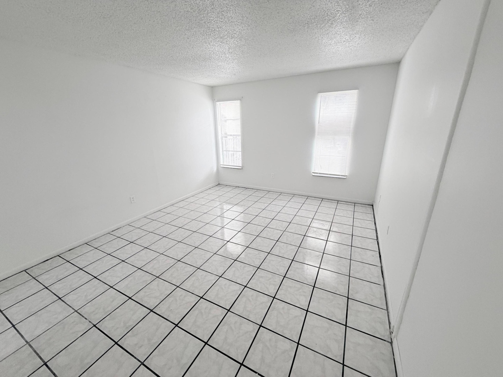 2800 Nw 56th Avenue - Photo 6