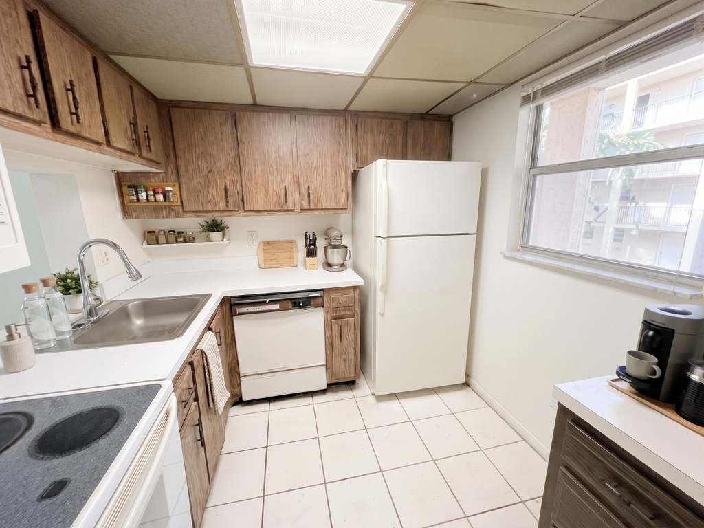 2800 Nw 56th Avenue - Photo 20
