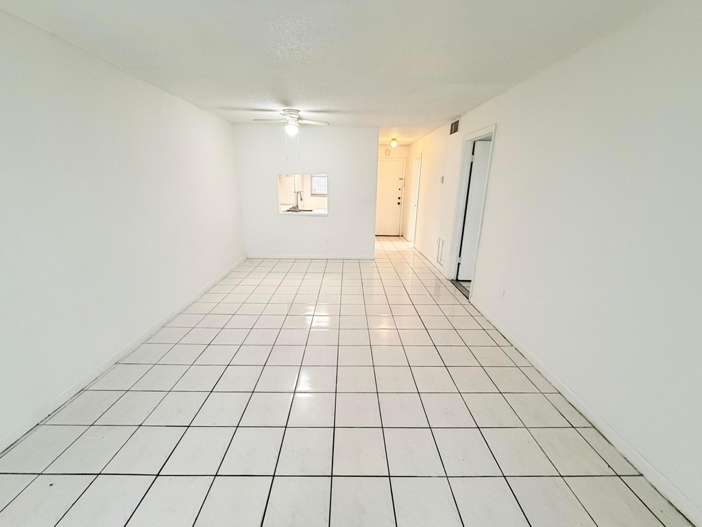 2800 Nw 56th Avenue - Photo 4
