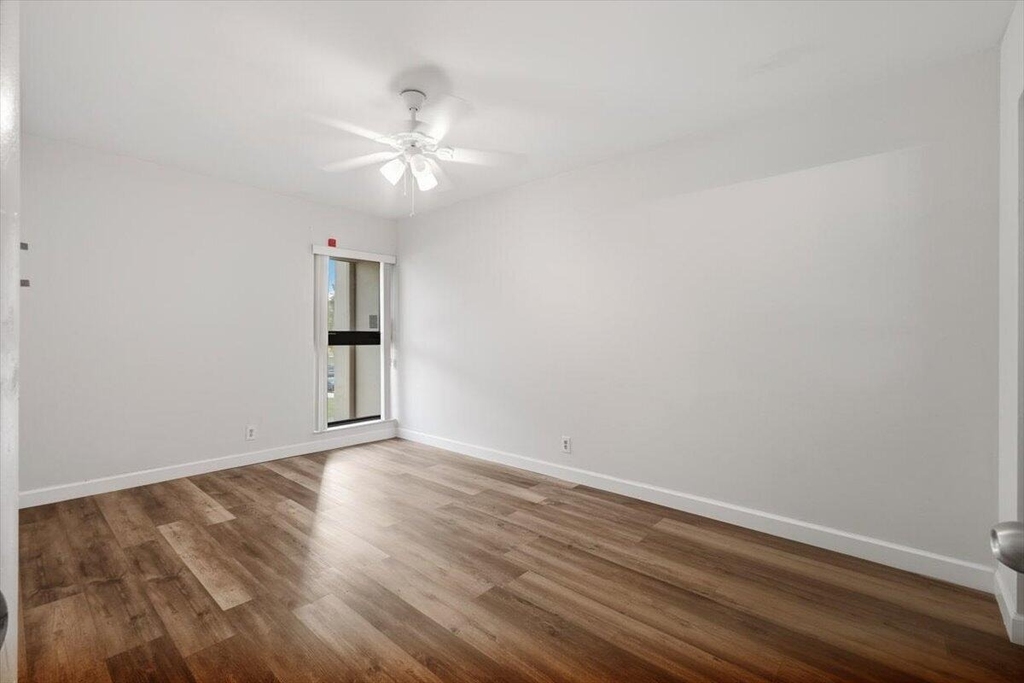 9240 Nw 14th Street - Photo 20