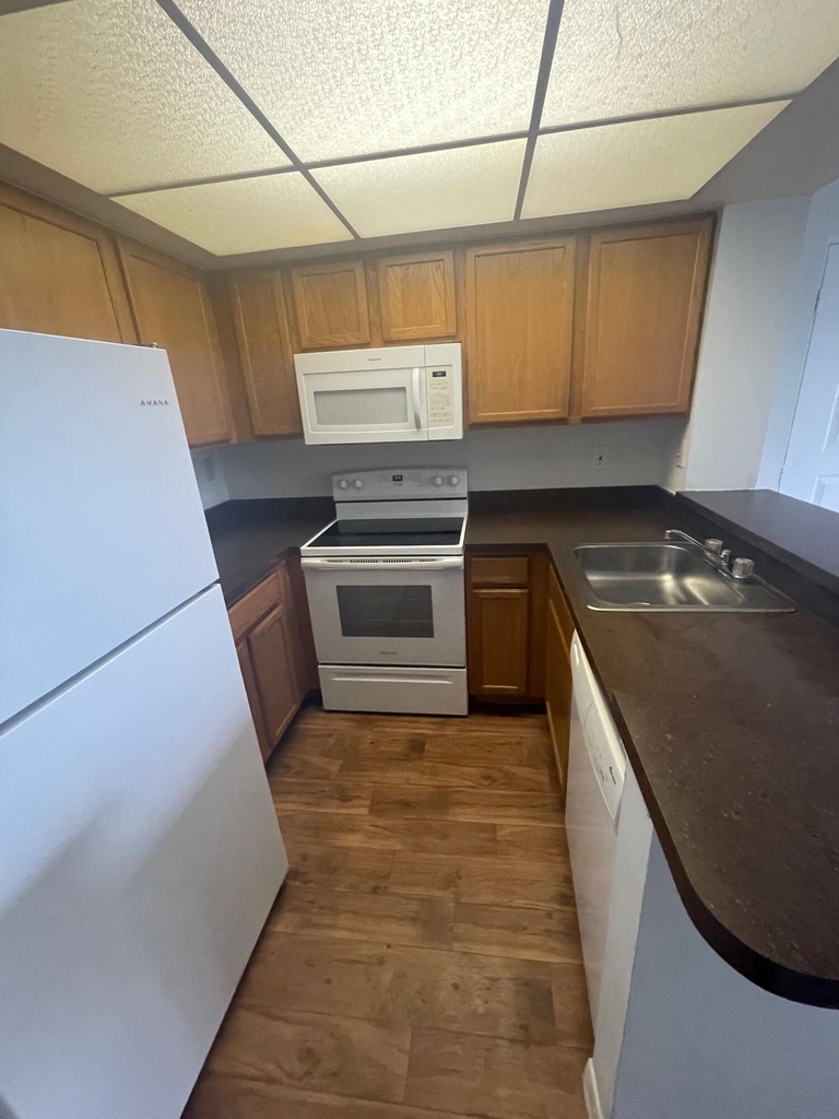 718 Executive Center Drive - Photo 1