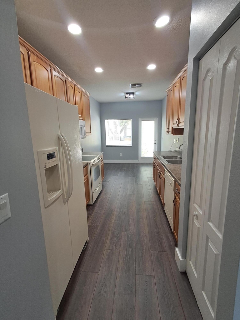 2155 Se Eatonville Drive - Photo 6